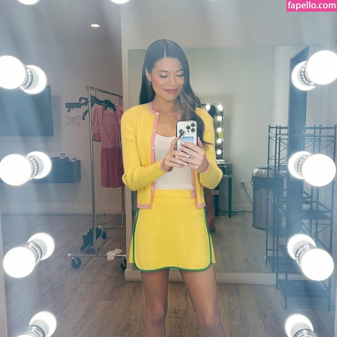 Miranda Cosgrove Onlyfans Photo Gallery 