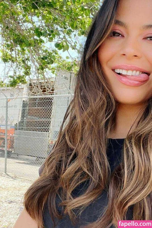 Miranda Cosgrove Onlyfans Photo Gallery 