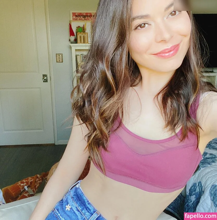 Miranda Cosgrove Onlyfans Photo Gallery 