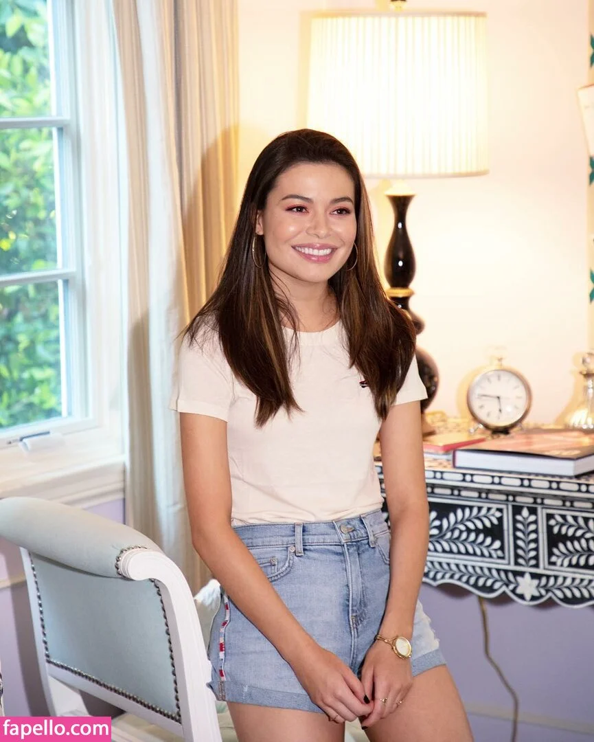 Miranda Cosgrove Onlyfans Photo Gallery 
