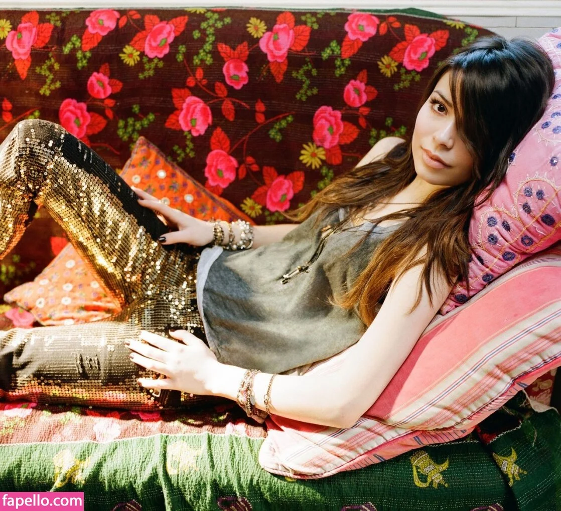 Miranda Cosgrove Onlyfans Photo Gallery 