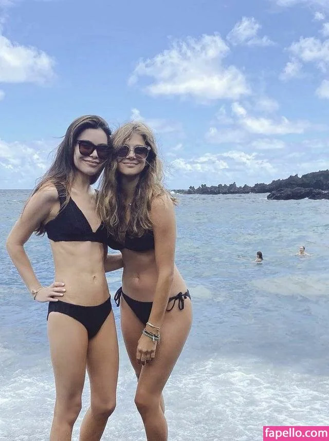 Miranda Cosgrove Onlyfans Photo Gallery 