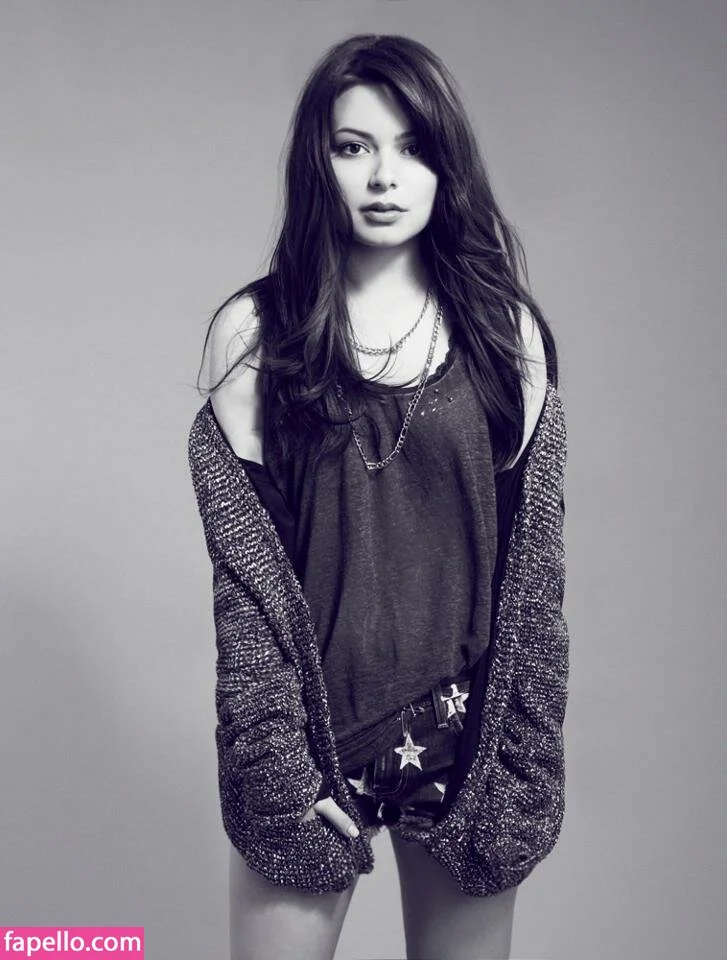 Miranda Cosgrove Onlyfans Photo Gallery 