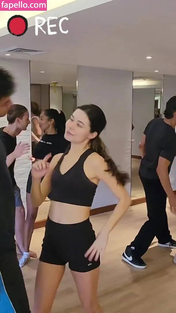 Miranda Cosgrove Onlyfans Photo Gallery 