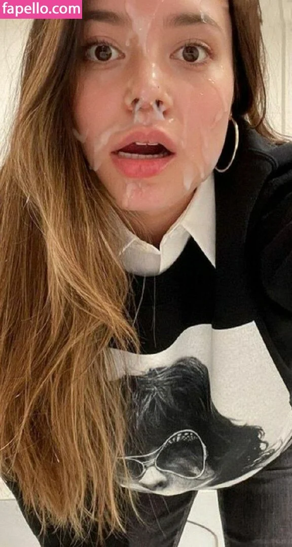 Miranda Cosgrove Onlyfans Photo Gallery 