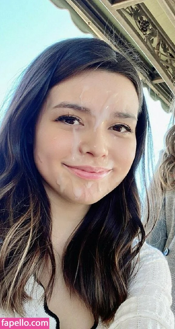 Miranda Cosgrove Onlyfans Photo Gallery 