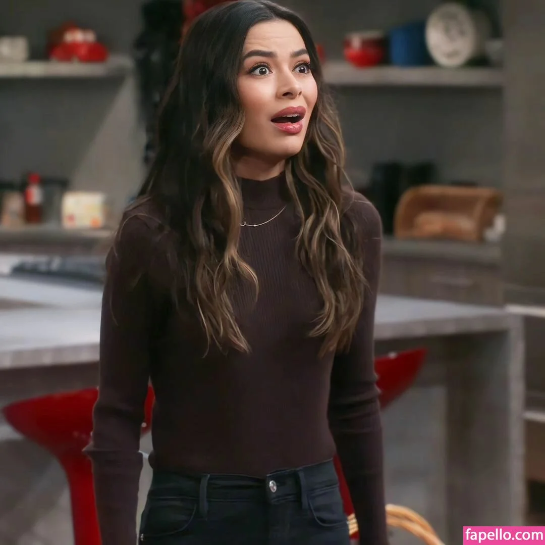 Miranda Cosgrove Onlyfans Photo Gallery 