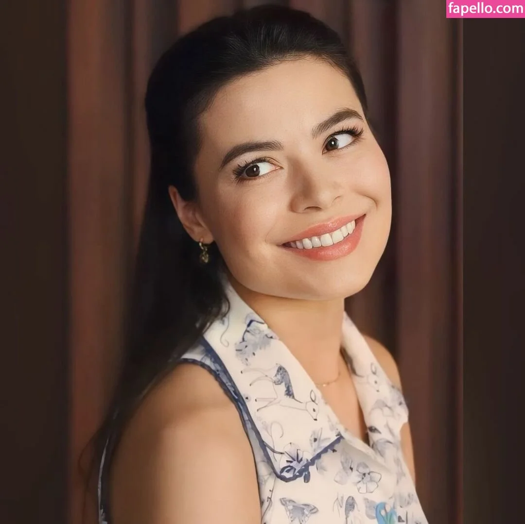 Miranda Cosgrove Onlyfans Photo Gallery 