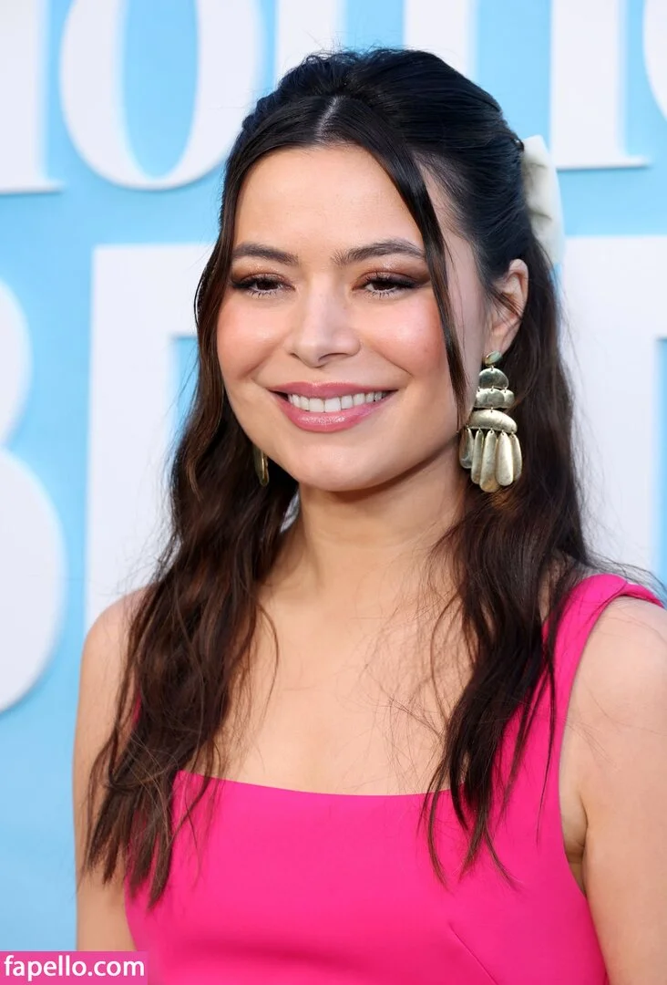 Miranda Cosgrove Onlyfans Photo Gallery 