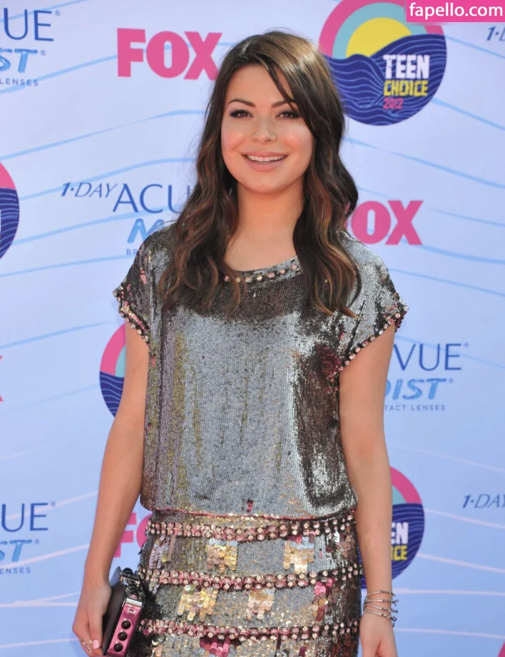Miranda Cosgrove Onlyfans Photo Gallery 
