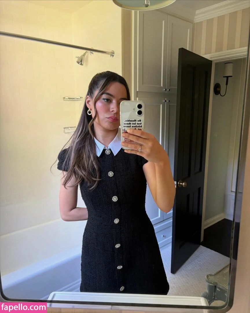 Miranda Cosgrove Onlyfans Photo Gallery 