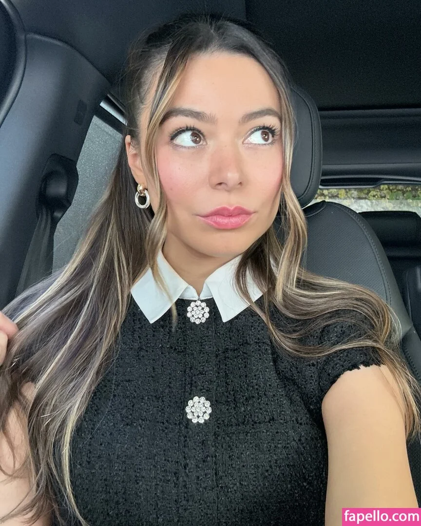 Miranda Cosgrove Onlyfans Photo Gallery 