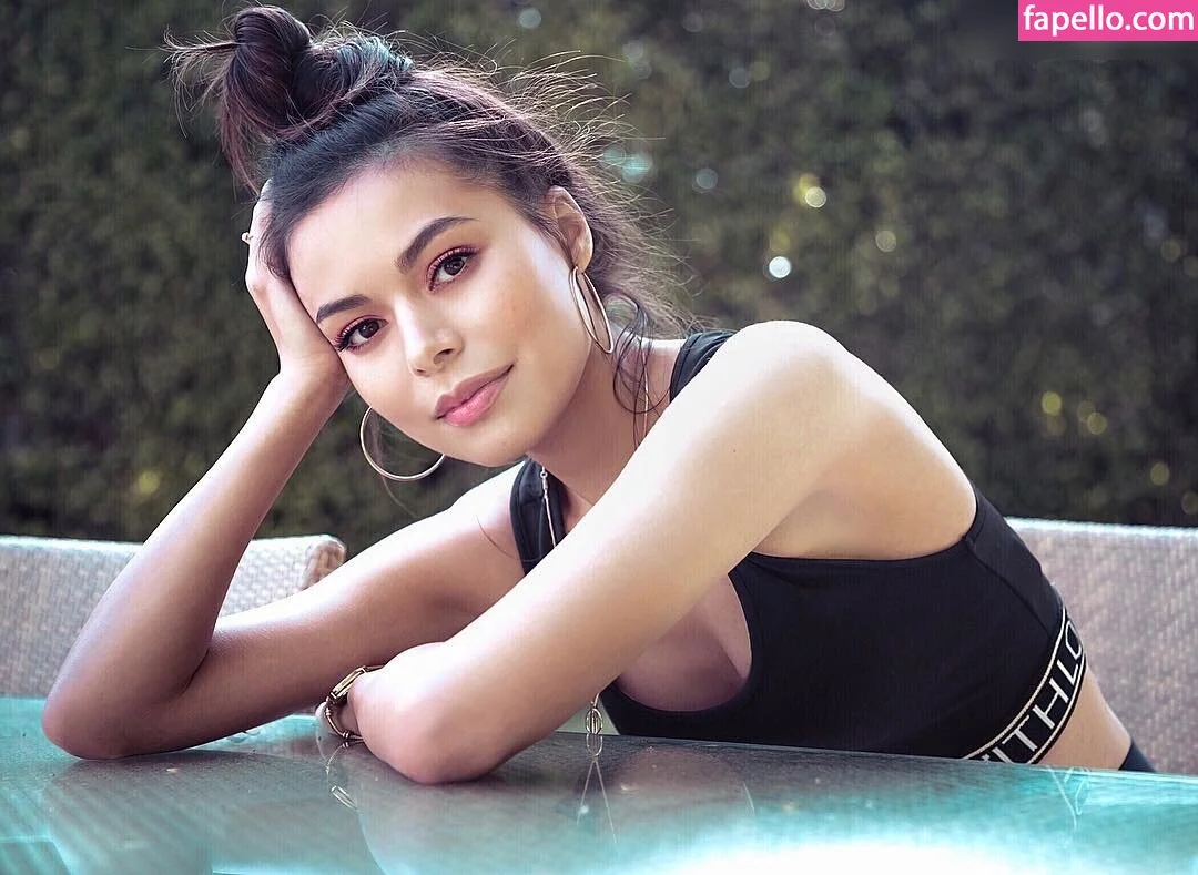 Miranda Cosgrove Onlyfans Photo Gallery 