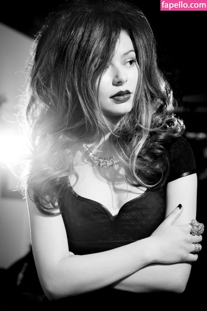 Miranda Cosgrove Onlyfans Photo Gallery 