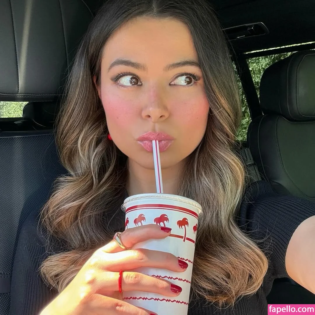 Miranda Cosgrove Onlyfans Photo Gallery 