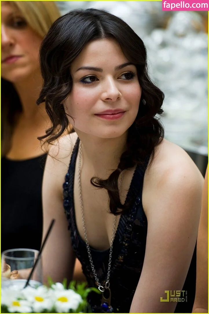 Miranda Cosgrove Onlyfans Photo Gallery 