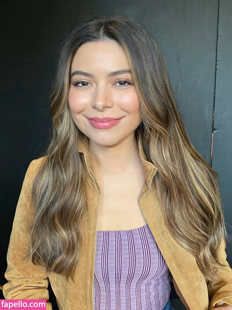 Miranda Cosgrove Onlyfans Photo Gallery 