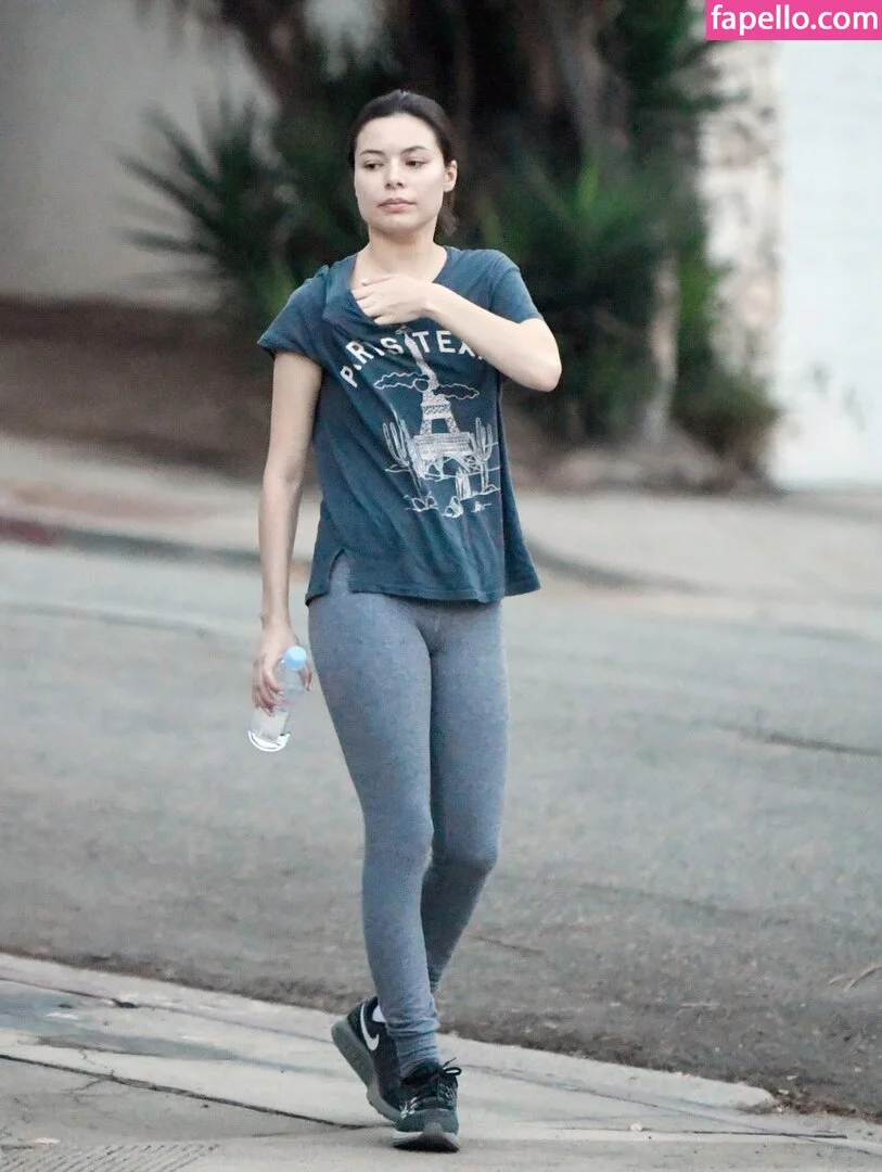 Miranda Cosgrove Onlyfans Photo Gallery 