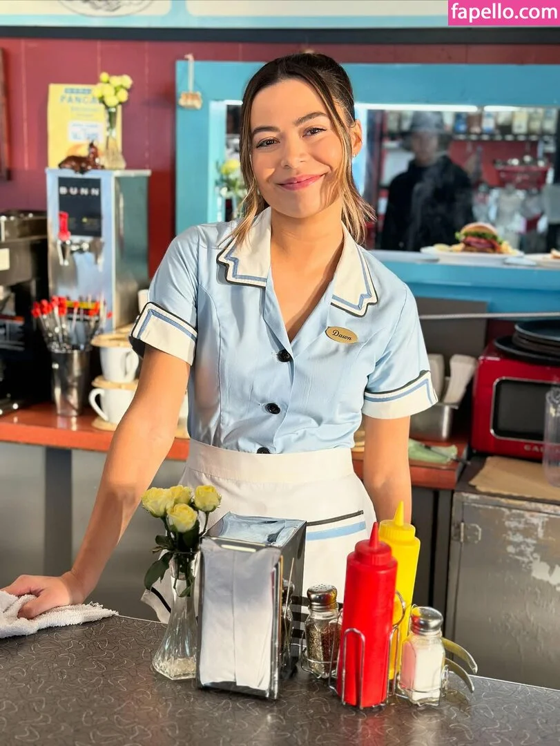 Miranda Cosgrove Onlyfans Photo Gallery 