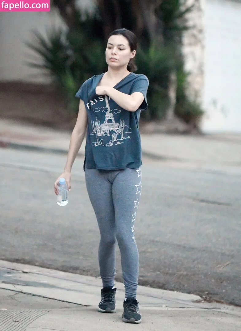 Miranda Cosgrove Onlyfans Photo Gallery 