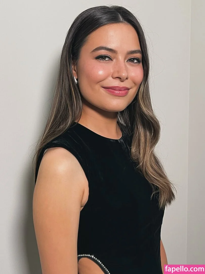 Miranda Cosgrove Onlyfans Photo Gallery 