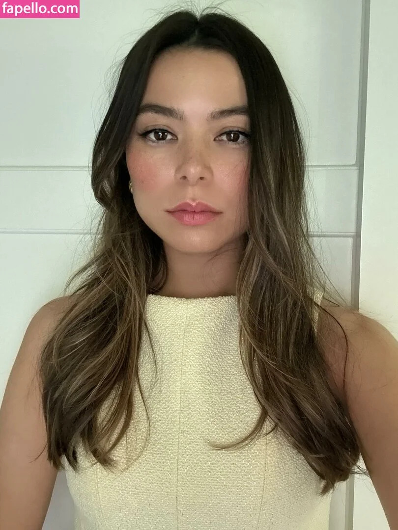 Miranda Cosgrove Onlyfans Photo Gallery 