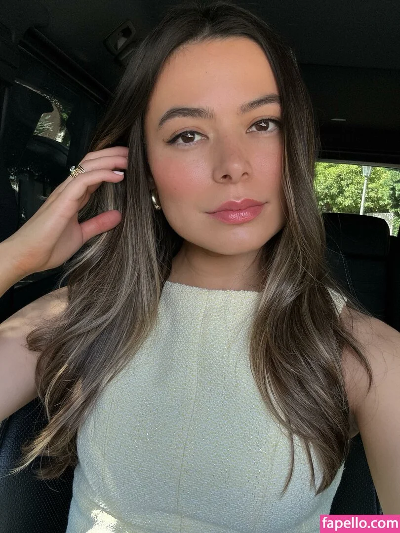 Miranda Cosgrove Onlyfans Photo Gallery 