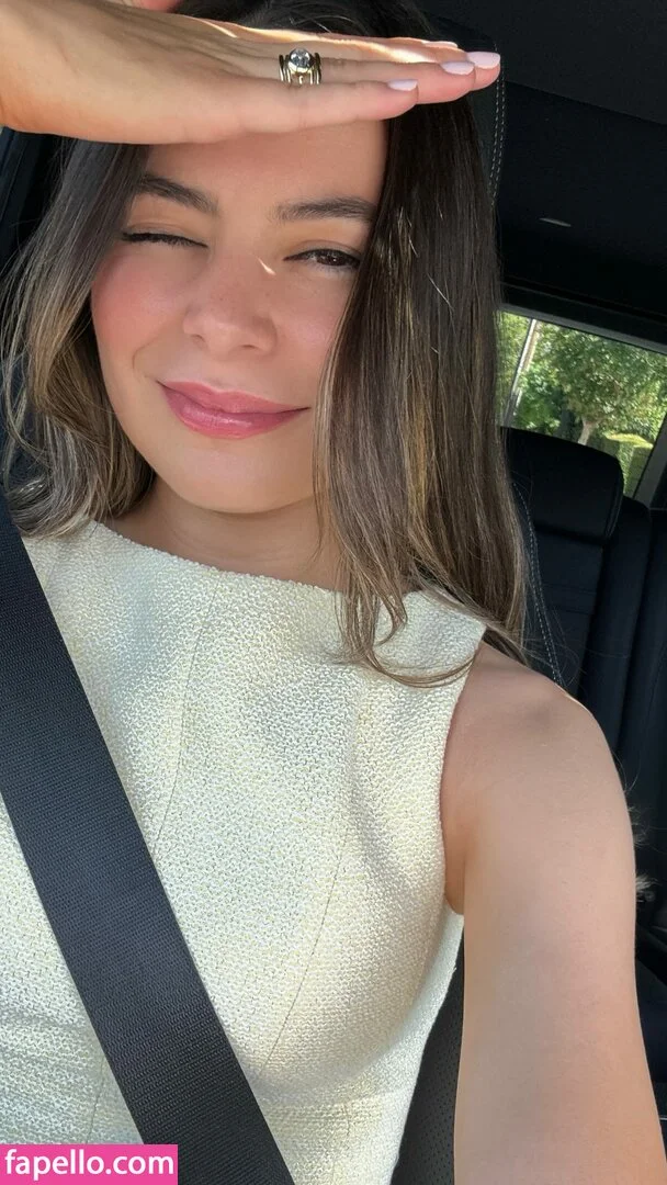 Miranda Cosgrove Onlyfans Photo Gallery 