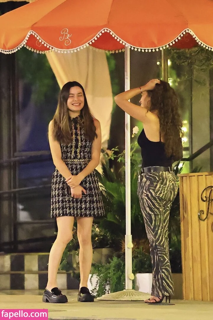 Miranda Cosgrove Onlyfans Photo Gallery 