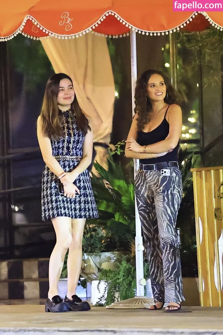 Miranda Cosgrove Onlyfans Photo Gallery 