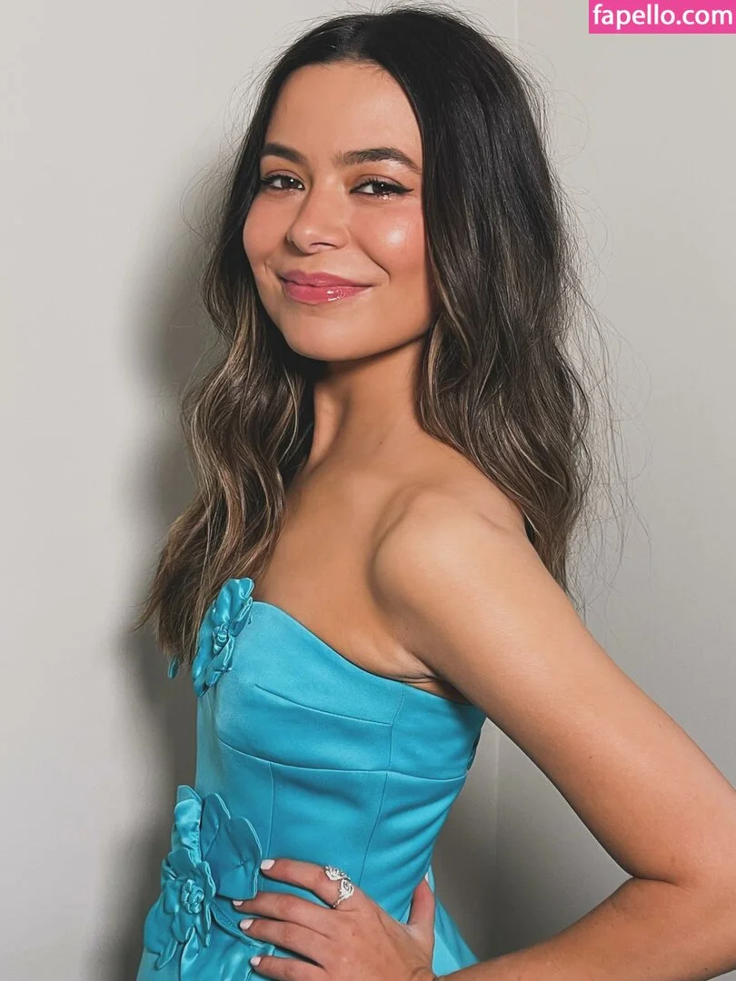 Miranda Cosgrove Onlyfans Photo Gallery 