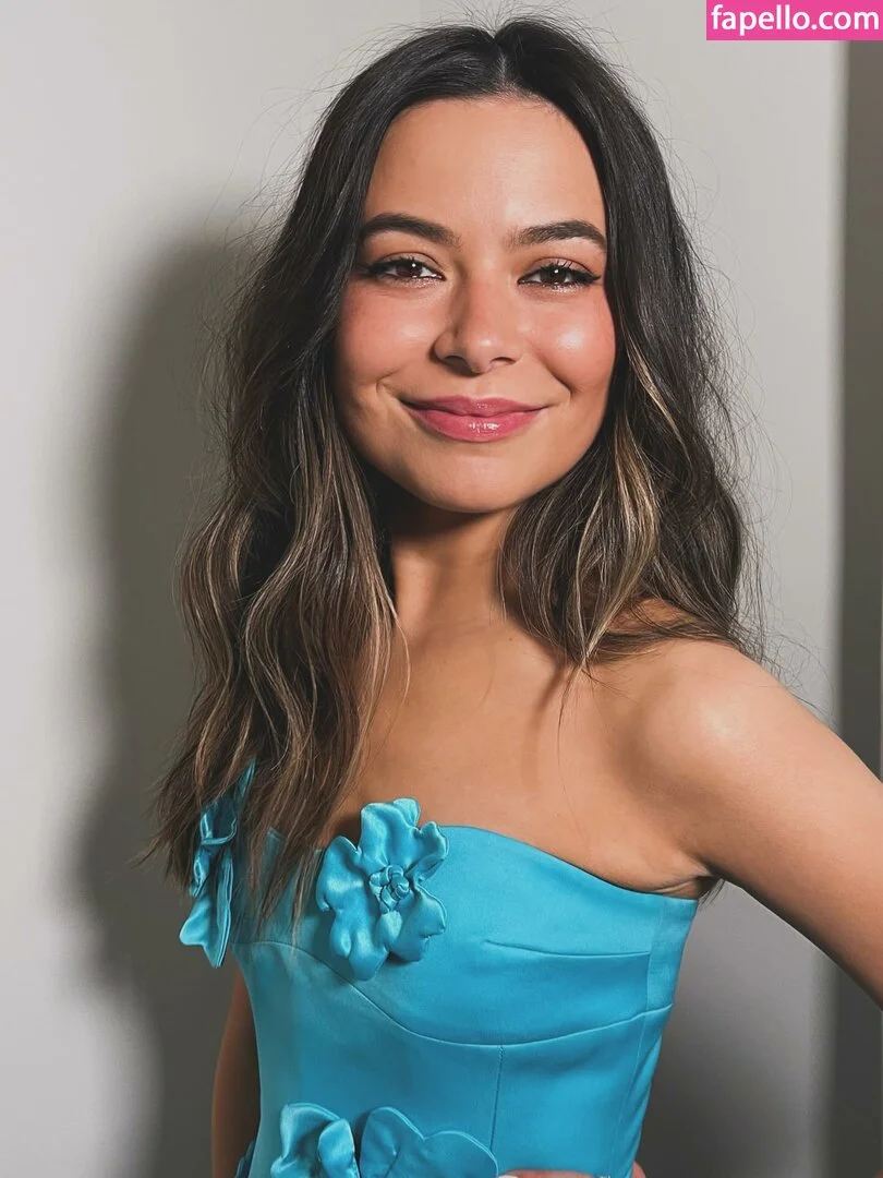 Miranda Cosgrove Onlyfans Photo Gallery 