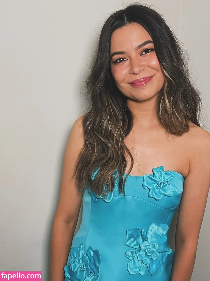 Miranda Cosgrove Onlyfans Photo Gallery 