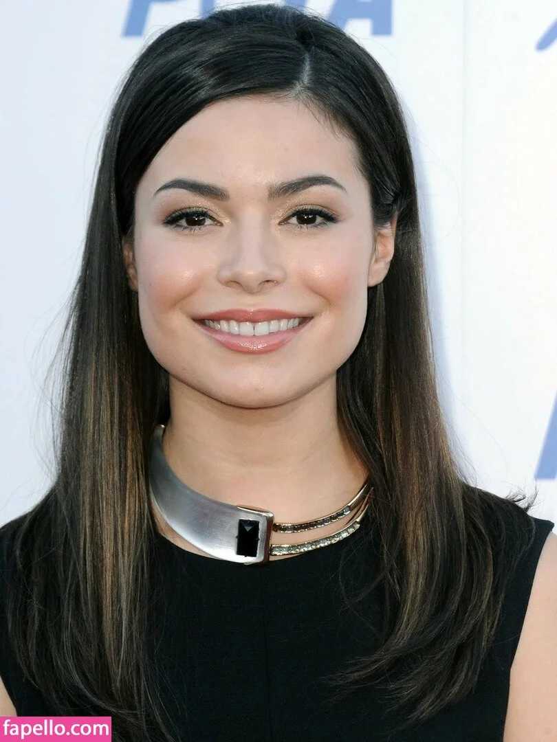 Miranda Cosgrove Onlyfans Photo Gallery 
