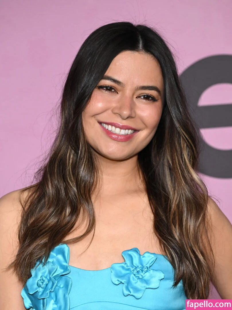 Miranda Cosgrove Onlyfans Photo Gallery 