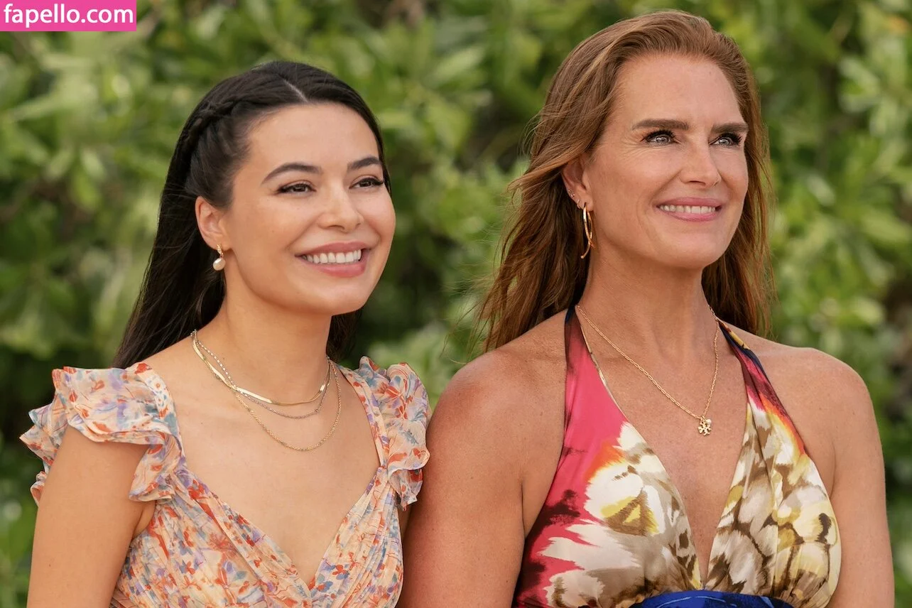 Miranda Cosgrove Onlyfans Photo Gallery 