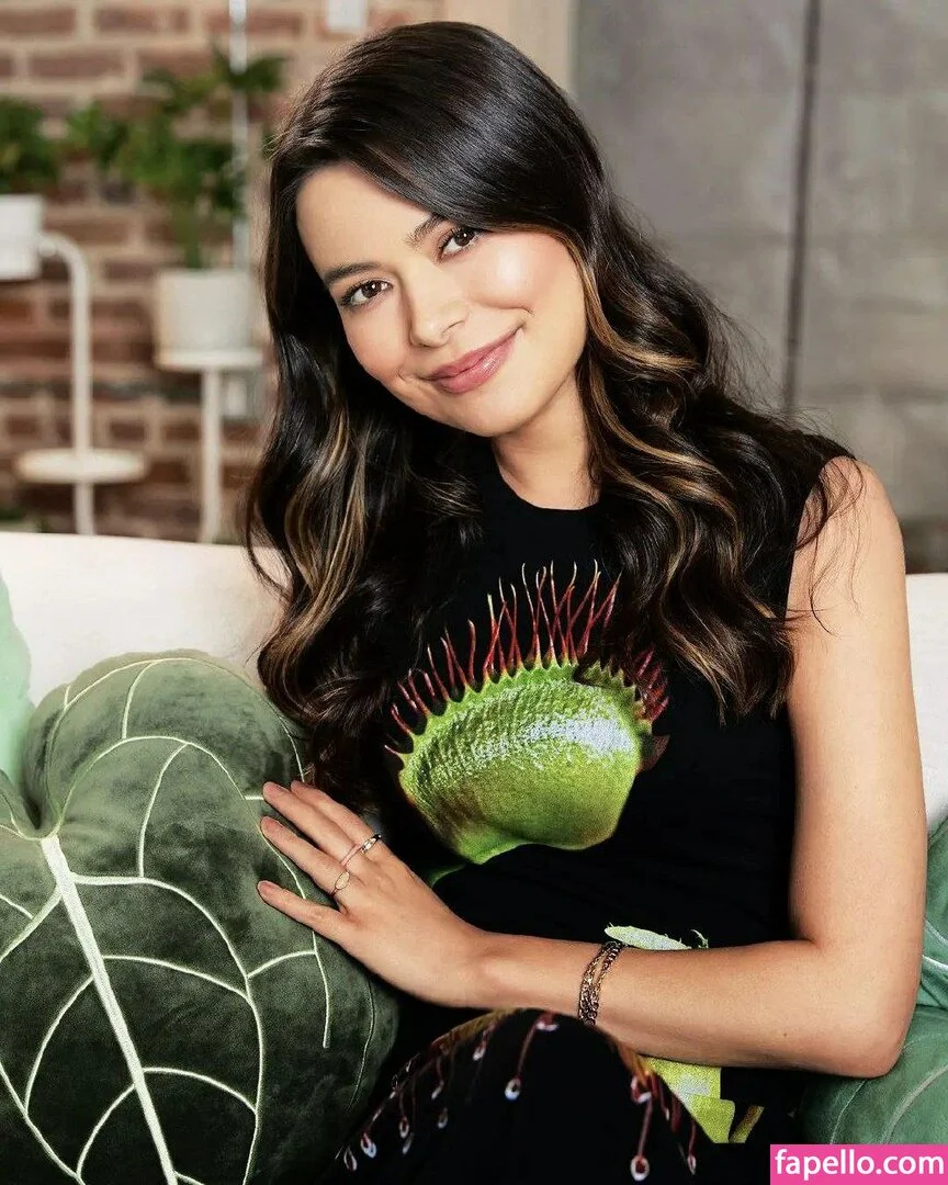 Miranda Cosgrove Onlyfans Photo Gallery 