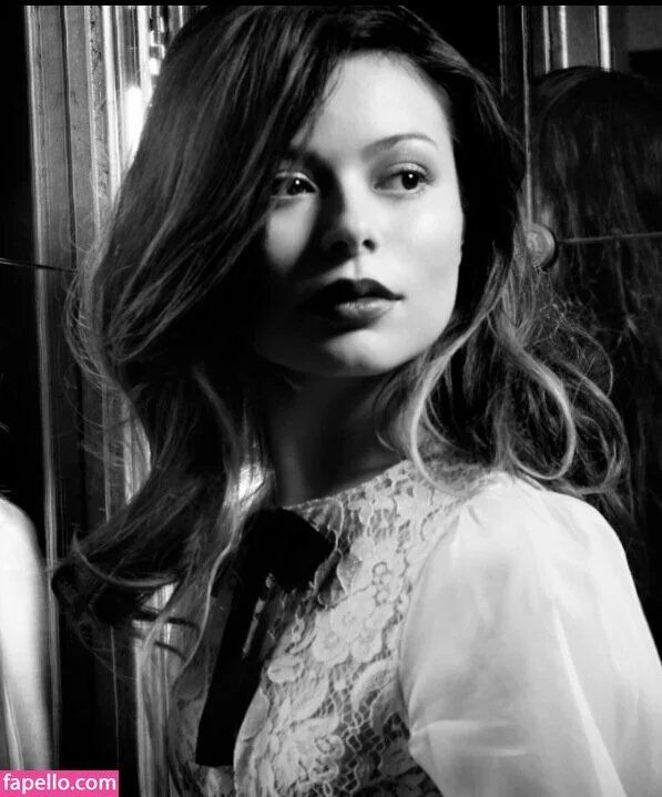 Miranda Cosgrove Onlyfans Photo Gallery 