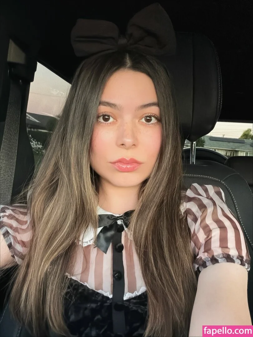 Miranda Cosgrove Onlyfans Photo Gallery 