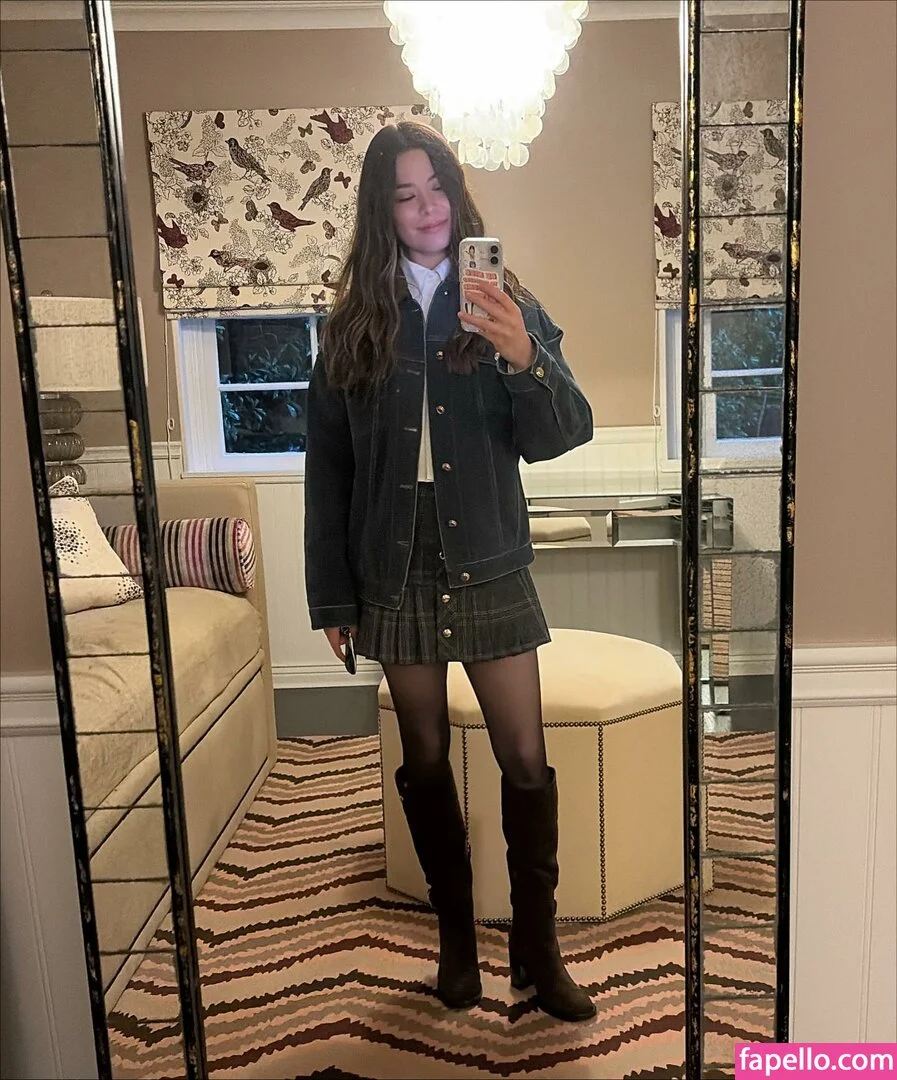 Miranda Cosgrove Onlyfans Photo Gallery 