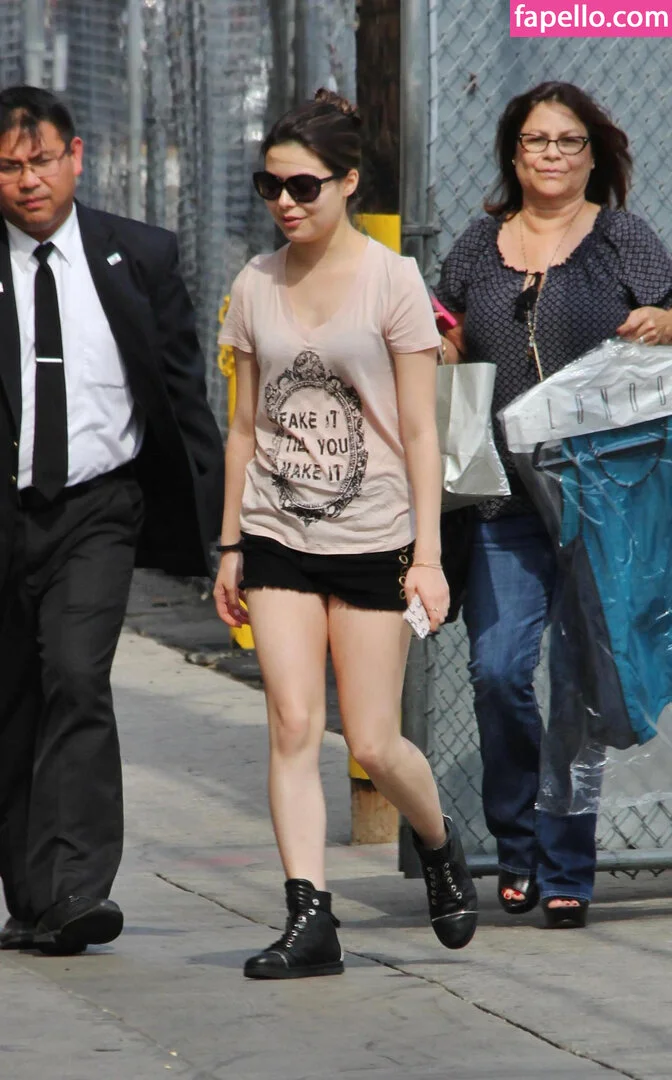 Miranda Cosgrove Onlyfans Photo Gallery 