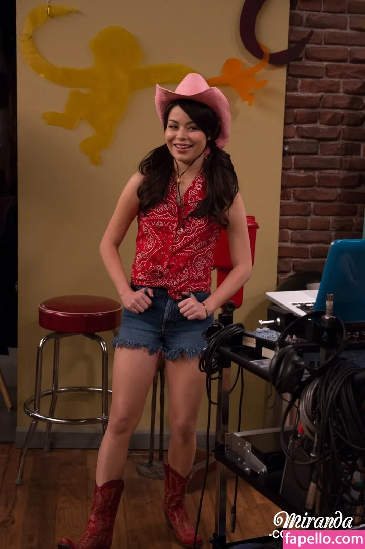 Miranda Cosgrove Onlyfans Photo Gallery 