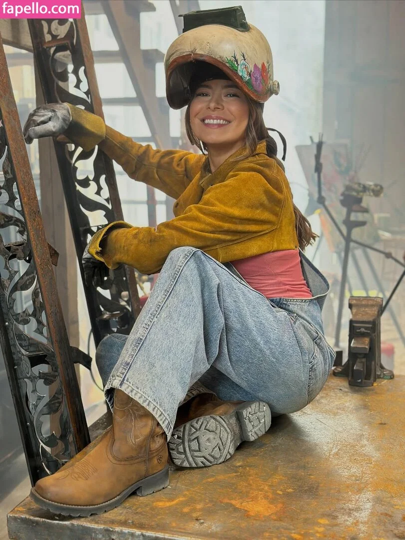 Miranda Cosgrove Onlyfans Photo Gallery 