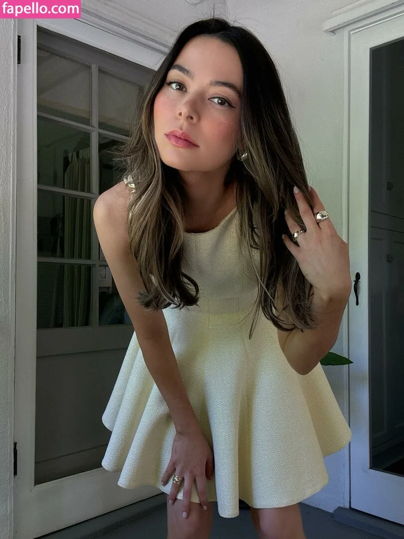 Miranda Cosgrove Onlyfans Photo Gallery 