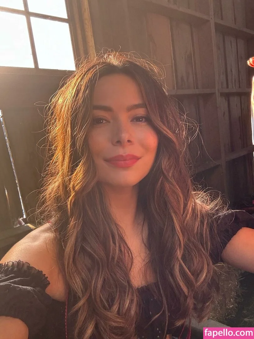 Miranda Cosgrove Onlyfans Photo Gallery 