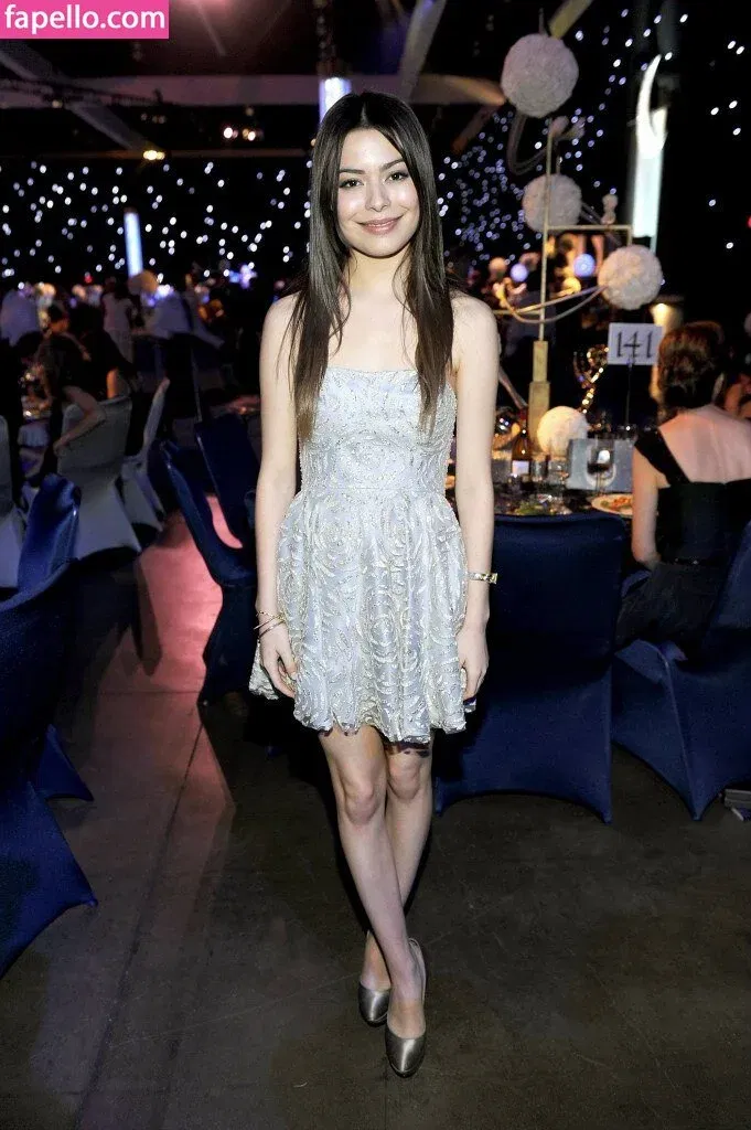 Miranda Cosgrove Onlyfans Photo Gallery 