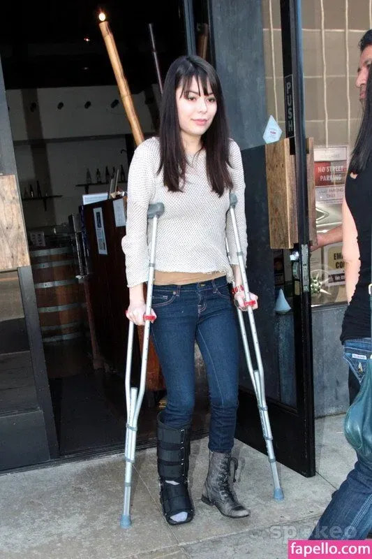 Miranda Cosgrove Onlyfans Photo Gallery 