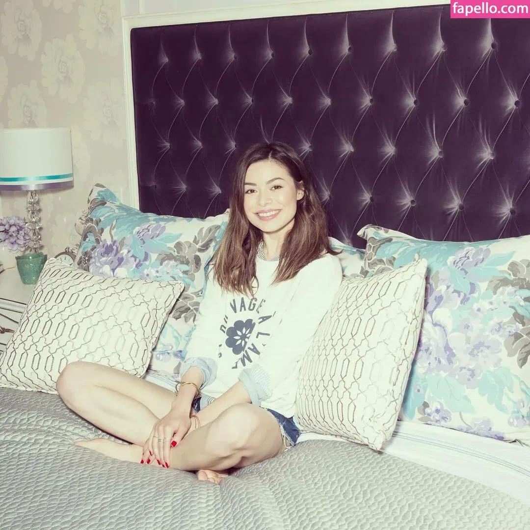 Miranda Cosgrove Onlyfans Photo Gallery 