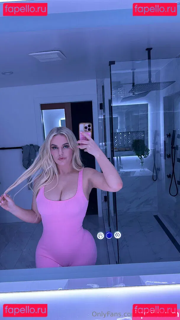 Slimthickvic Onlyfans Photo Gallery 