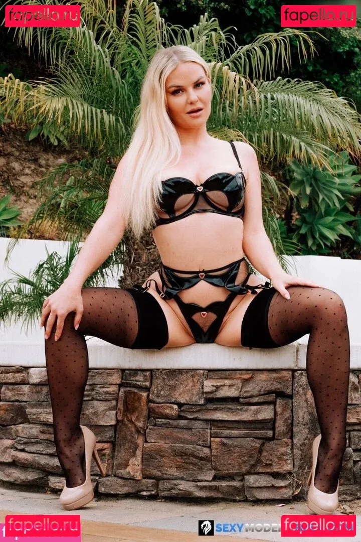 Slimthickvic Onlyfans Photo Gallery 